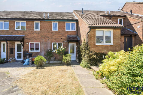 Queintin Road, Old Town, Swindon, SN3 2 bed terraced house for sale