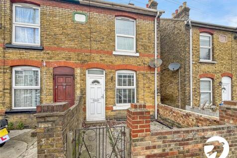 Murston Road, Sittingbourne, Kent, ME10 3 bed end of terrace house for sale