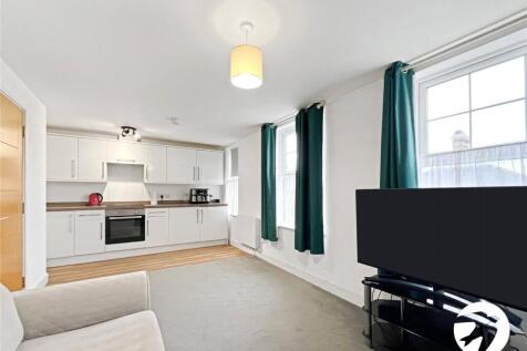 Park Road, Sittingbourne, Kent, ME10 1 bed flat for sale