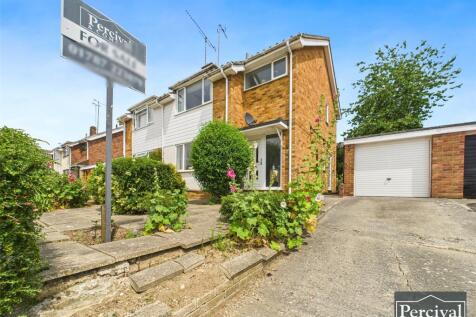 Oddcroft, Colne Engaine, Colchester... 3 bed semi