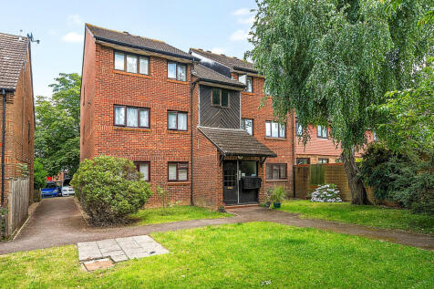 Vellum Drive, Carshalton 2 bed ground floor flat for sale