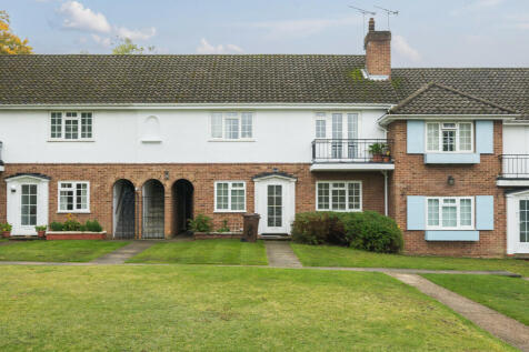 Worcester Road, Sutton 2 bed ground floor maisonette for sale