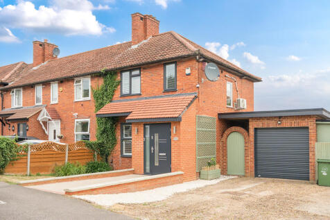 3 bedroom end of terrace house for sale