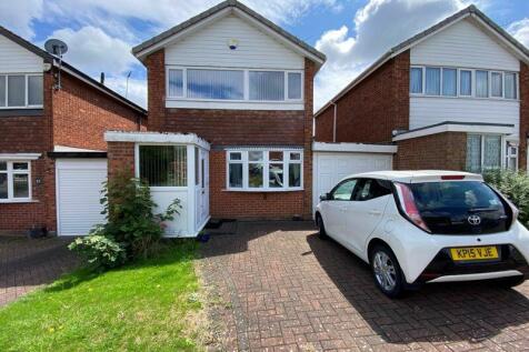 3 bedroom link detached house for sale