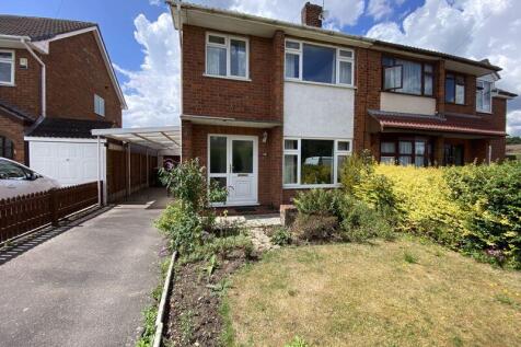 3 bedroom semi-detached house for sale