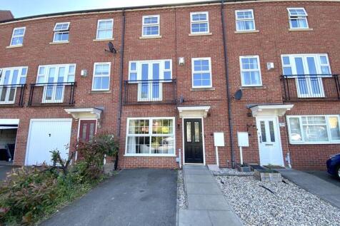 4 bedroom mews property for sale