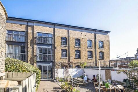 New Cross Road, London, SE14 1 bed apartment for sale