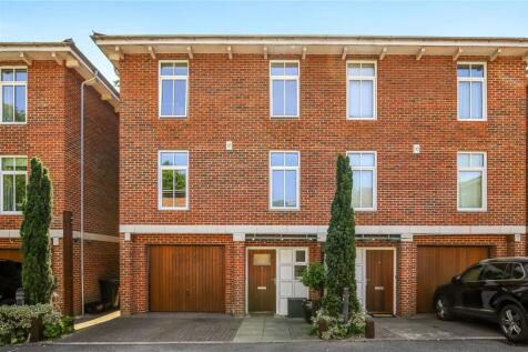 4 bedroom semi-detached house for sale
