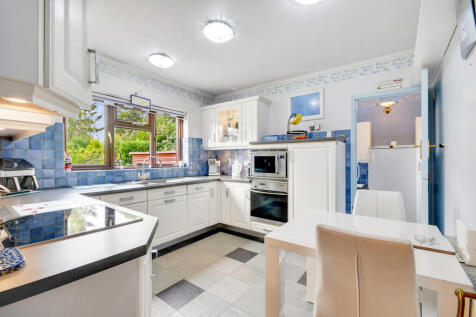 Butts Way, Chelmsford 3 bed bungalow for sale