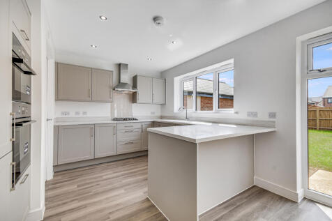 Banham Drive, Beaulieu, Chelmsford 4 bed detached house for sale