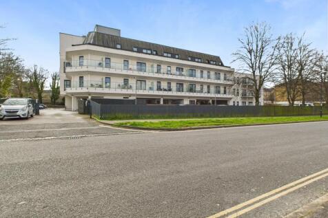 Russell Way, Crawley RH10 1 bed apartment for sale