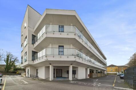 Russell Way, Crawley RH10 1 bed apartment for sale