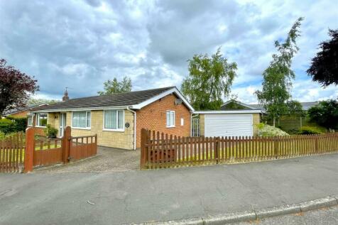 2 bedroom detached bungalow for sale