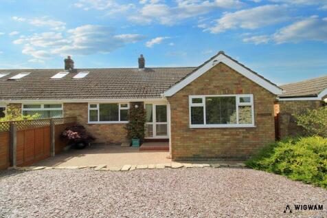 3 bedroom semi-detached bungalow for sale