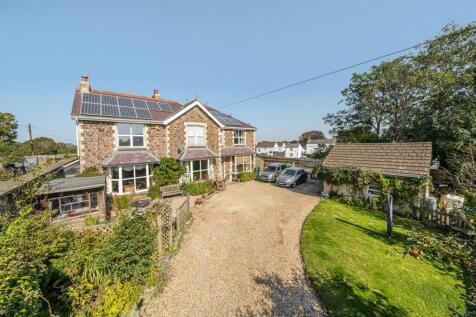 6 bedroom detached house for sale