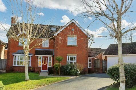 5 bedroom detached house for sale