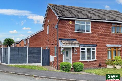 Penderell Close, Featherstone... 2 bed semi