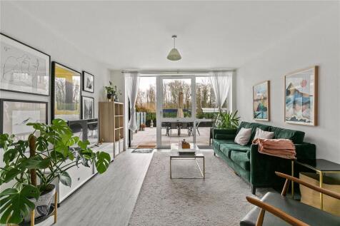 Lion Court, Lion Wharf Road... 2 bed apartment for sale