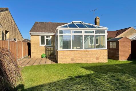 2 bedroom detached bungalow for sale