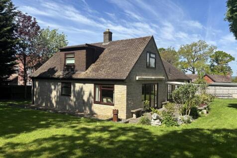 4 bedroom chalet for sale