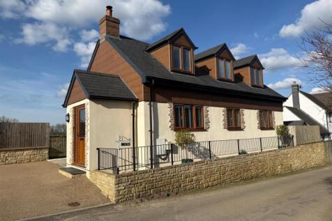 2 bedroom detached house for sale