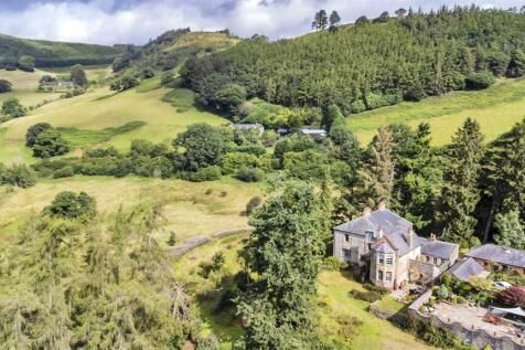 Llanfyllin 5 bed country house for sale