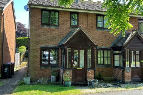 2 bedroom semi-detached house for sale