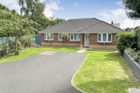 4 bedroom detached bungalow for sale