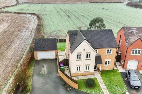 Mandir Close, Oswestry 4 bed detached house for sale