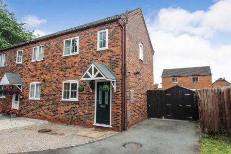 2 bedroom semi-detached house for sale