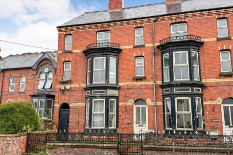 4 bedroom terraced house for sale