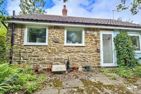 2 bedroom detached bungalow for sale