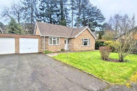 2 bedroom detached bungalow for sale
