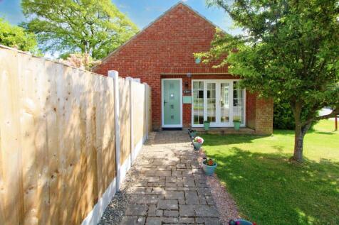 Oak Tree Crescent, Lydbury North SY7 3 bed detached bungalow for sale