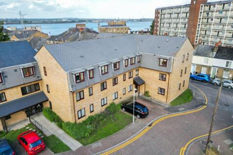 Pilots Place, Gravesend, Kent, DA12 1 bed flat for sale