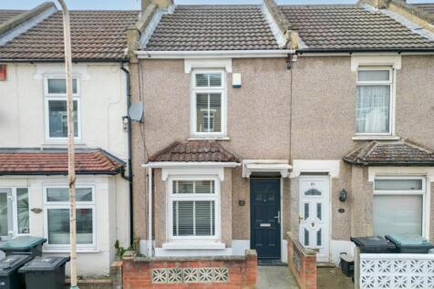 Gordon Road, Northfleet, Gravesend... 2 bed terraced house for sale