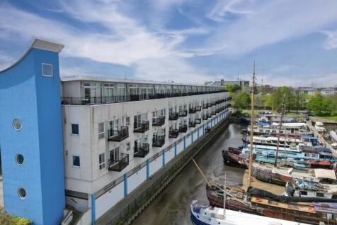 Venture Court, Canal Road, Gravesend... 2 bed apartment for sale