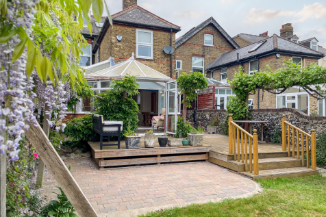 Pelham Road, Gravesend, DA11 0HW 5 bed semi