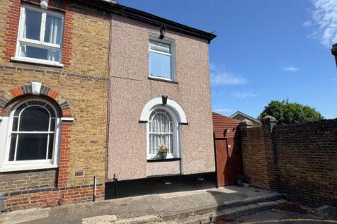 2 bedroom end of terrace house for sale