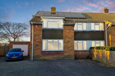 4 bedroom semi-detached house for sale