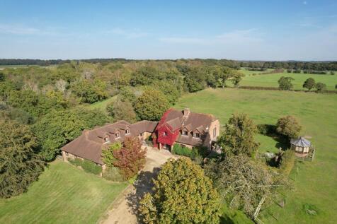 5 bedroom equestrian property for sale