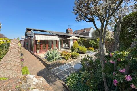 3 bed semi-detached bungalow