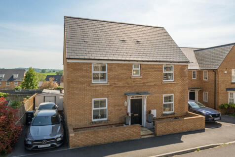 Great Mead, Yeovil, Somerset, BA21 3 bed detached house for sale