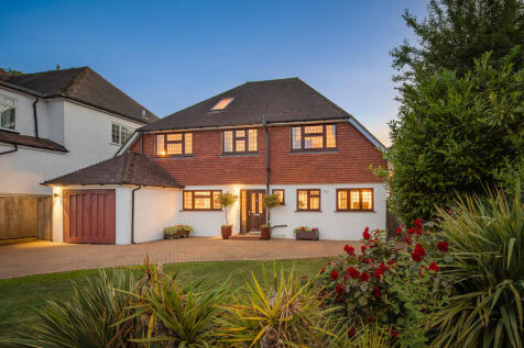 Church Road, Surrey CR8 6 bed detached house for sale
