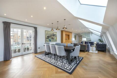 Bedford Street, London 3 bed flat for sale