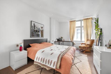 Gordon Mansions, Torrington Place... 4 bed flat for sale