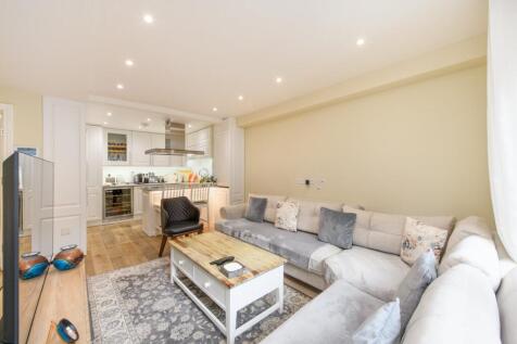 Agar Grove, London 3 bed maisonette for sale