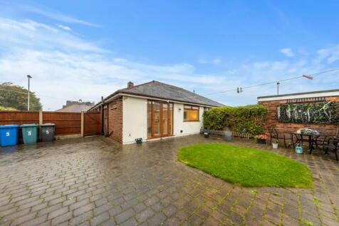 2 bedroom semi-detached bungalow for sale