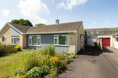 2 bedroom semi-detached bungalow for sale