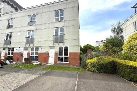 4 bedroom town house for sale